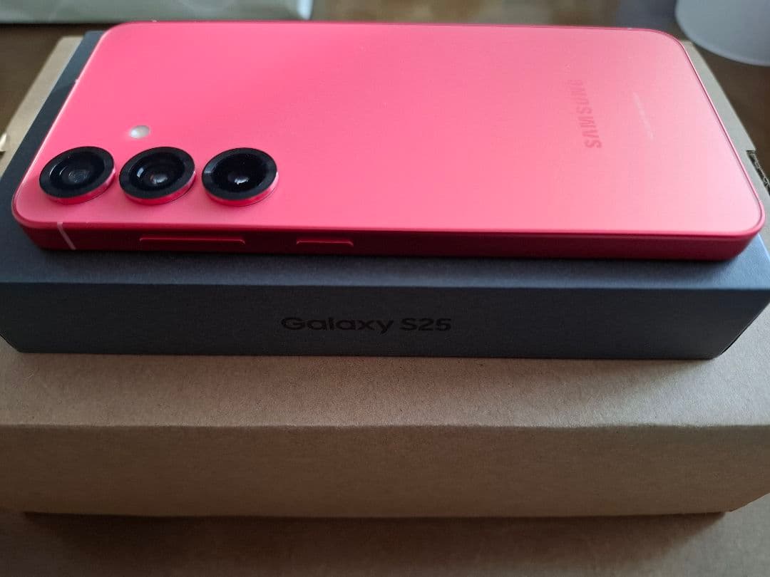 Samsung Galaxy S25 コーラルレッド　おまけ付き