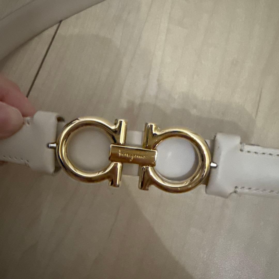 フェラガモ　ベルト ダブルガンチーニ ベージュ ホワイト