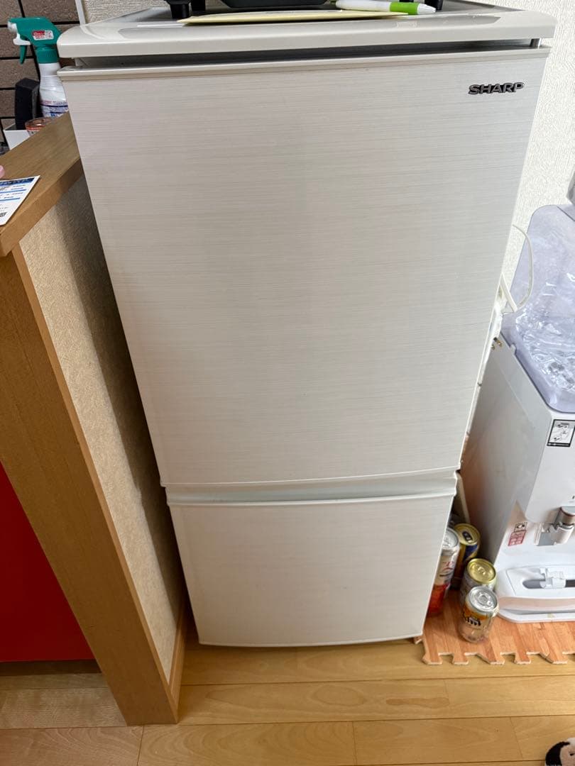 北海道発　SHARP 冷蔵庫 SJ-D14E-W 137L ホワイト