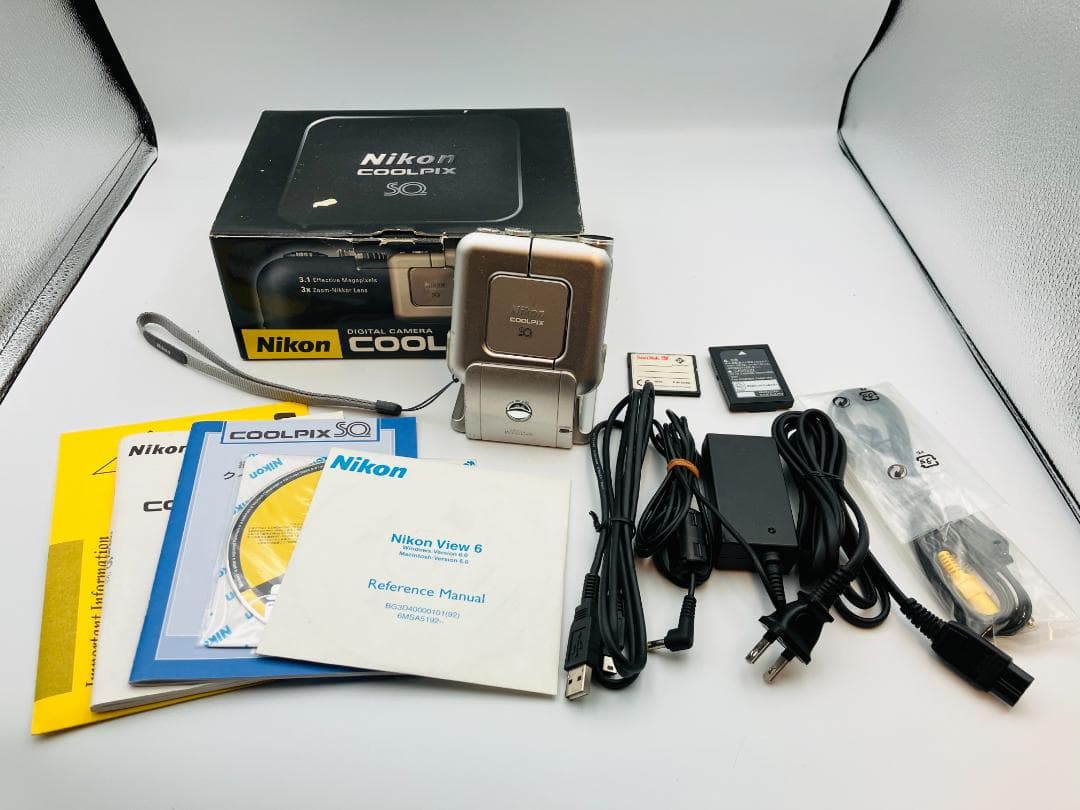 ニコン COOLPIX SQ　シルバー　コンパクトデジタルカメラ