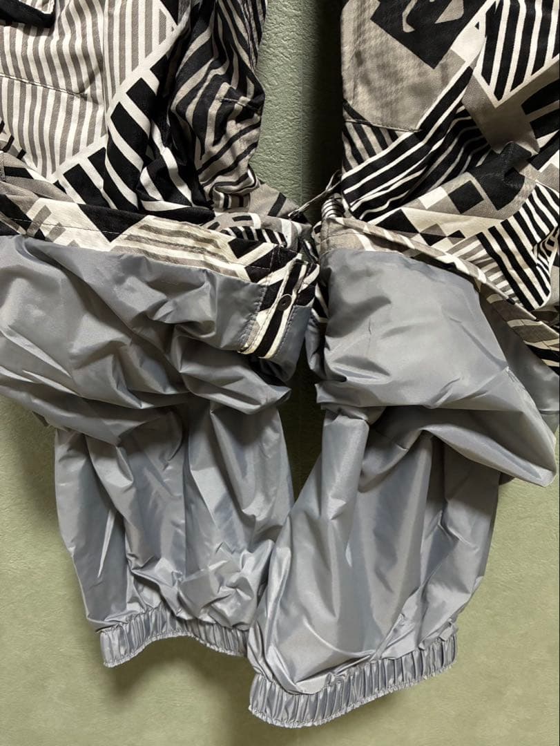 【美品】 ESTIVOエスティボ　スノーボードウェア　つなぎ　ジャンプスーツ　M