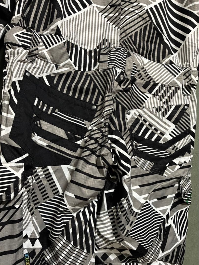 【美品】 ESTIVOエスティボ　スノーボードウェア　つなぎ　ジャンプスーツ　M