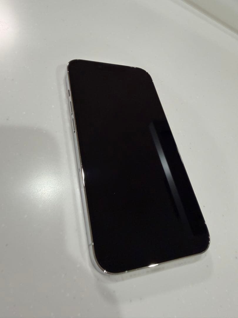 Apple iPhone13Pro シルバー 本体　美品　バッテリー残量100%