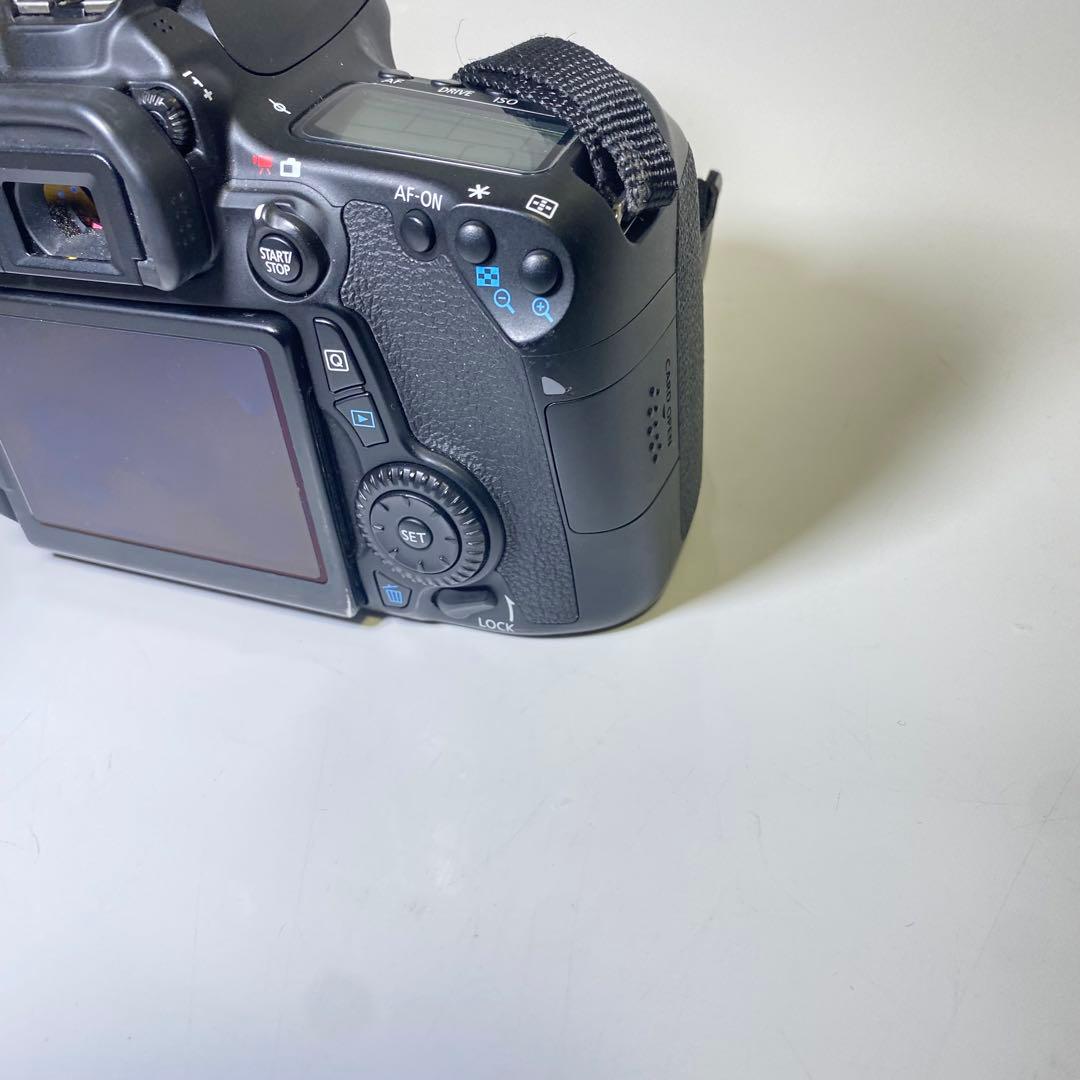 美品✨CANON EOS 70D ダブルズームレンズキット　Wi-Fi機能搭載