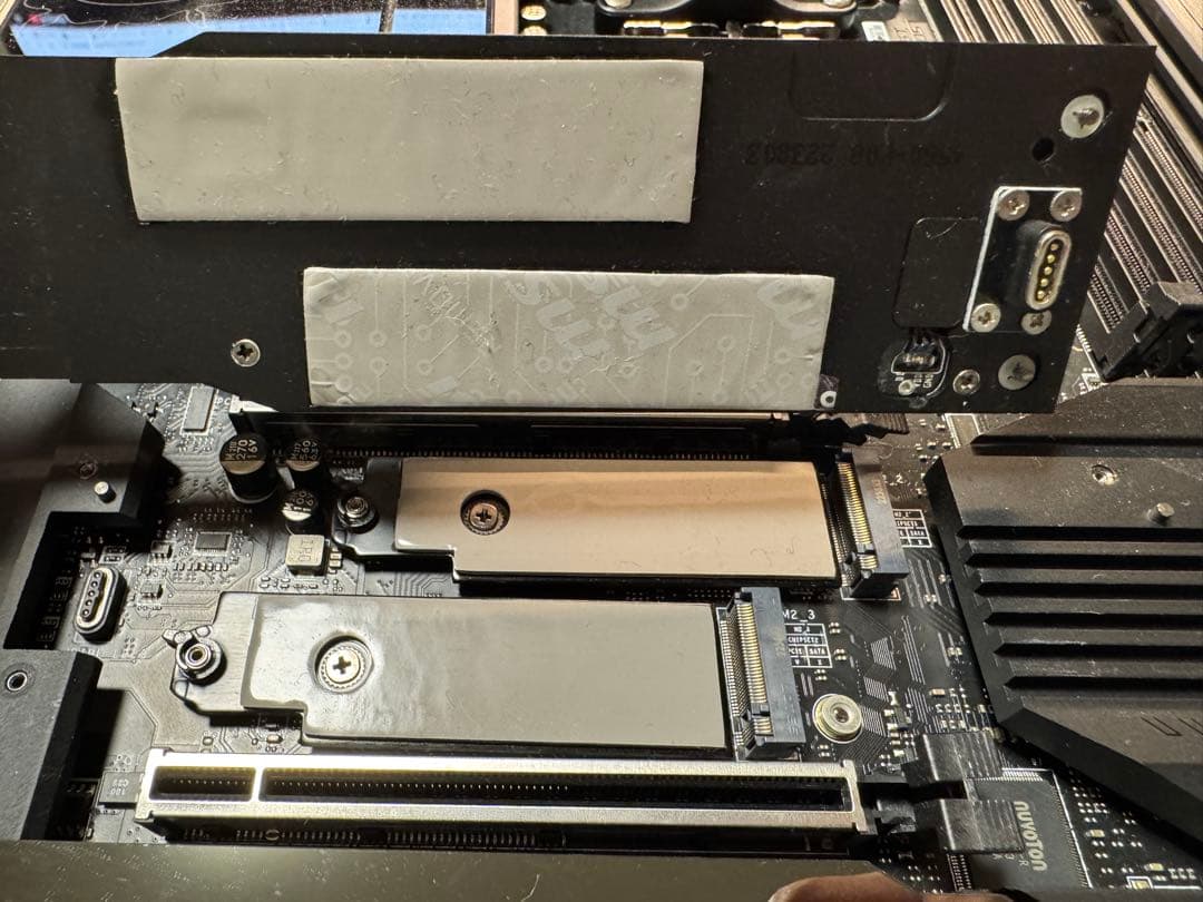 MSI MEG X670E GODLIKE マザーボード