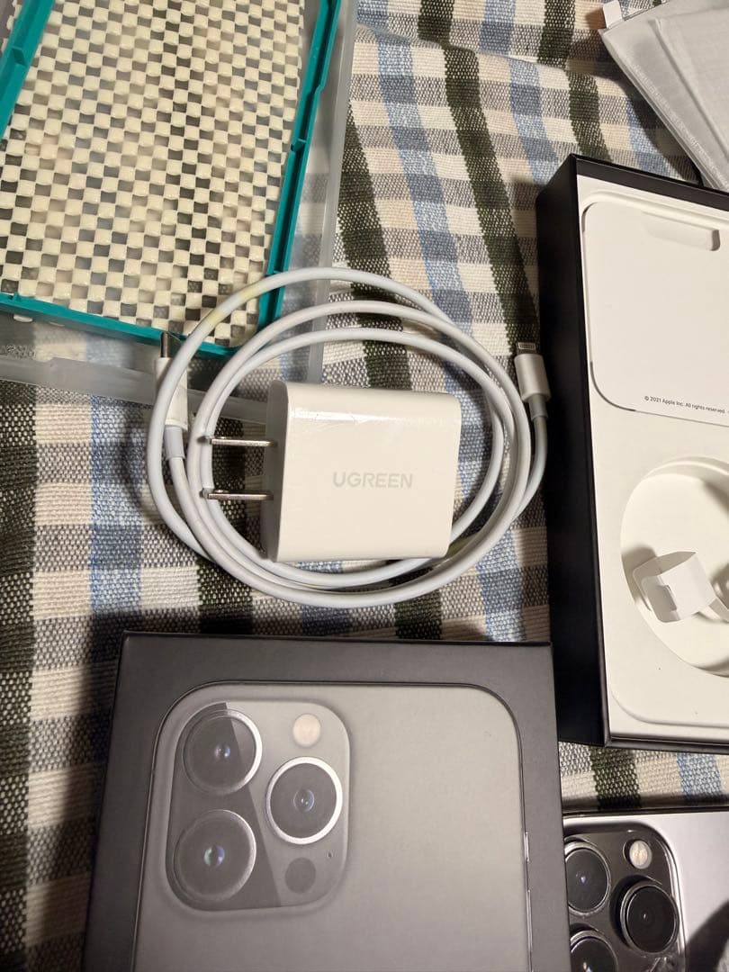 Apple iPhone 13 pro max付属品あり