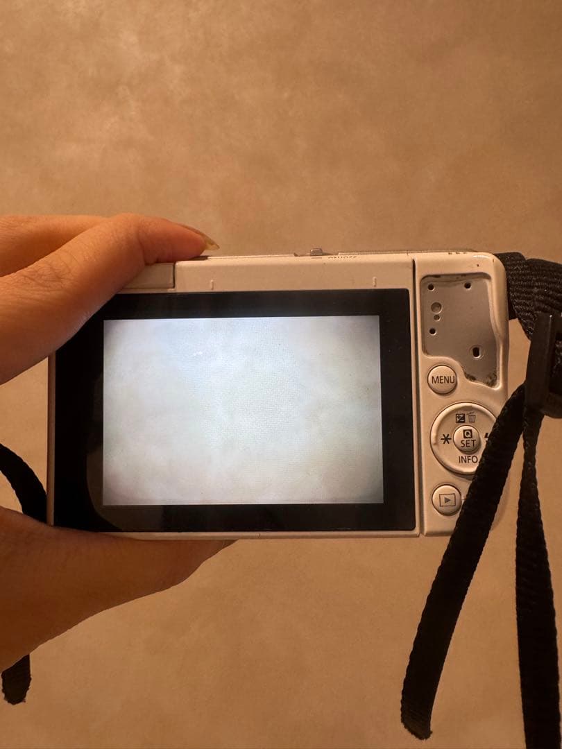 【美品*付属品付き】canon EOS M10ミラーレスカメラ