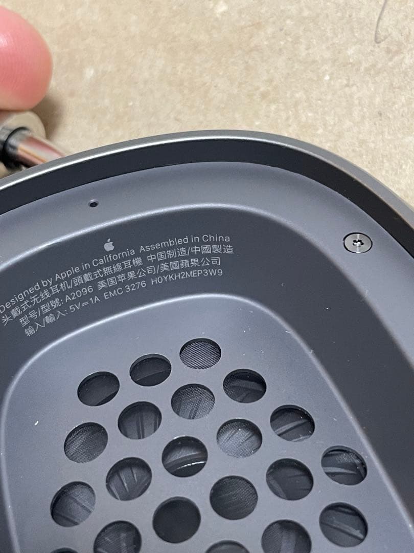 ブラック ワイヤレスオーバーイヤーヘッドホン