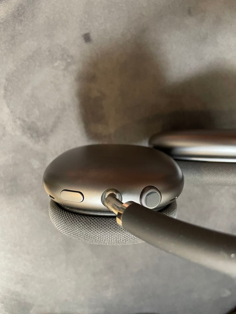 ブラック ワイヤレスオーバーイヤーヘッドホン