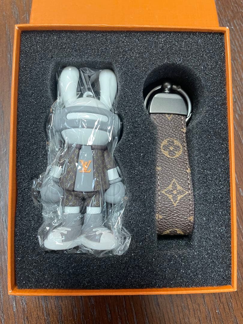 ⭐︎美品⭐︎新品⭐︎ルイ・ヴィトン キーリング付きフィギュア　うさぎ　ノベルティ