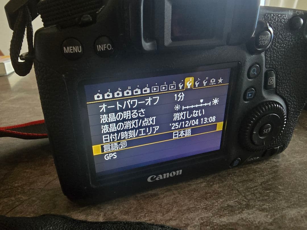 Canon EOS 6D デジタルカメラ 本体とバッテリー2個付きとレンズ