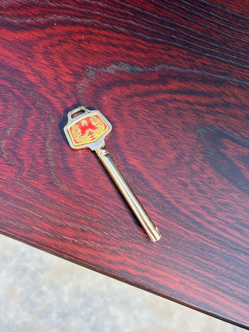 ②青木産業　天然　欅　室町　古代　サイドボード　収納 鍵付