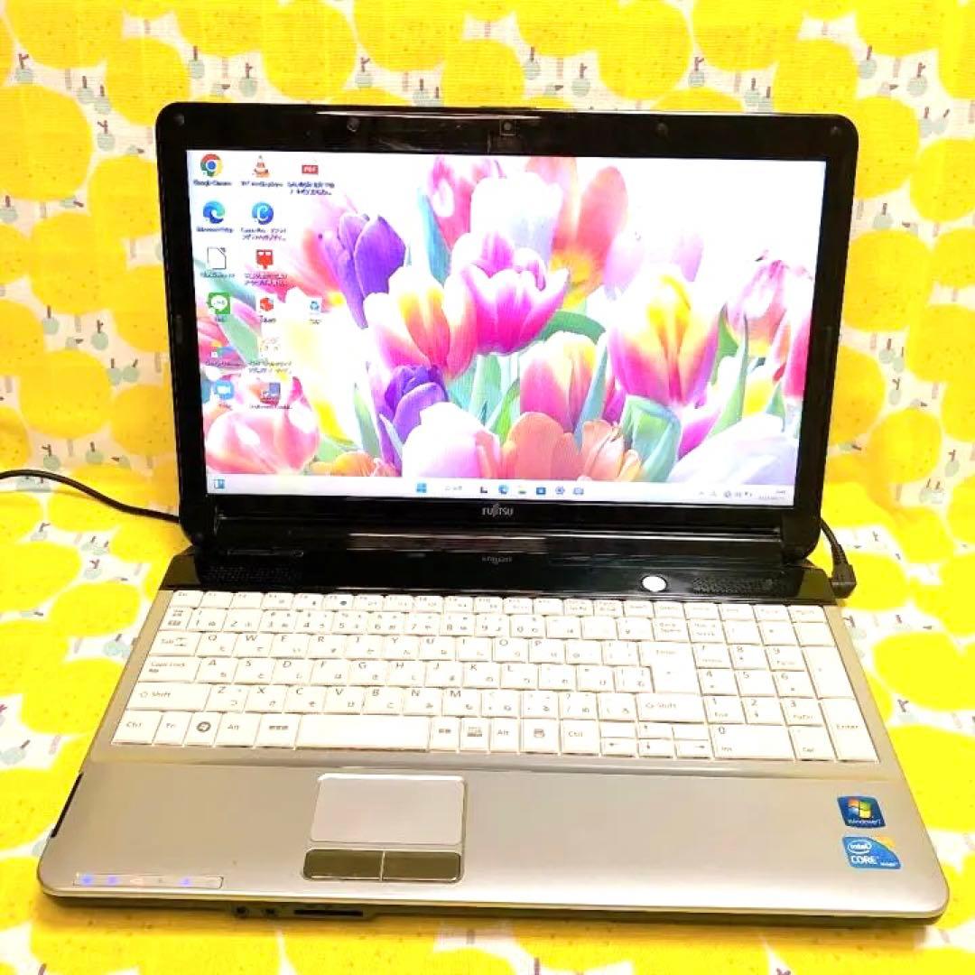 *59❤️進学や就職の準備に✨カンタンすぐ使える♫オシャレなノートパソコン