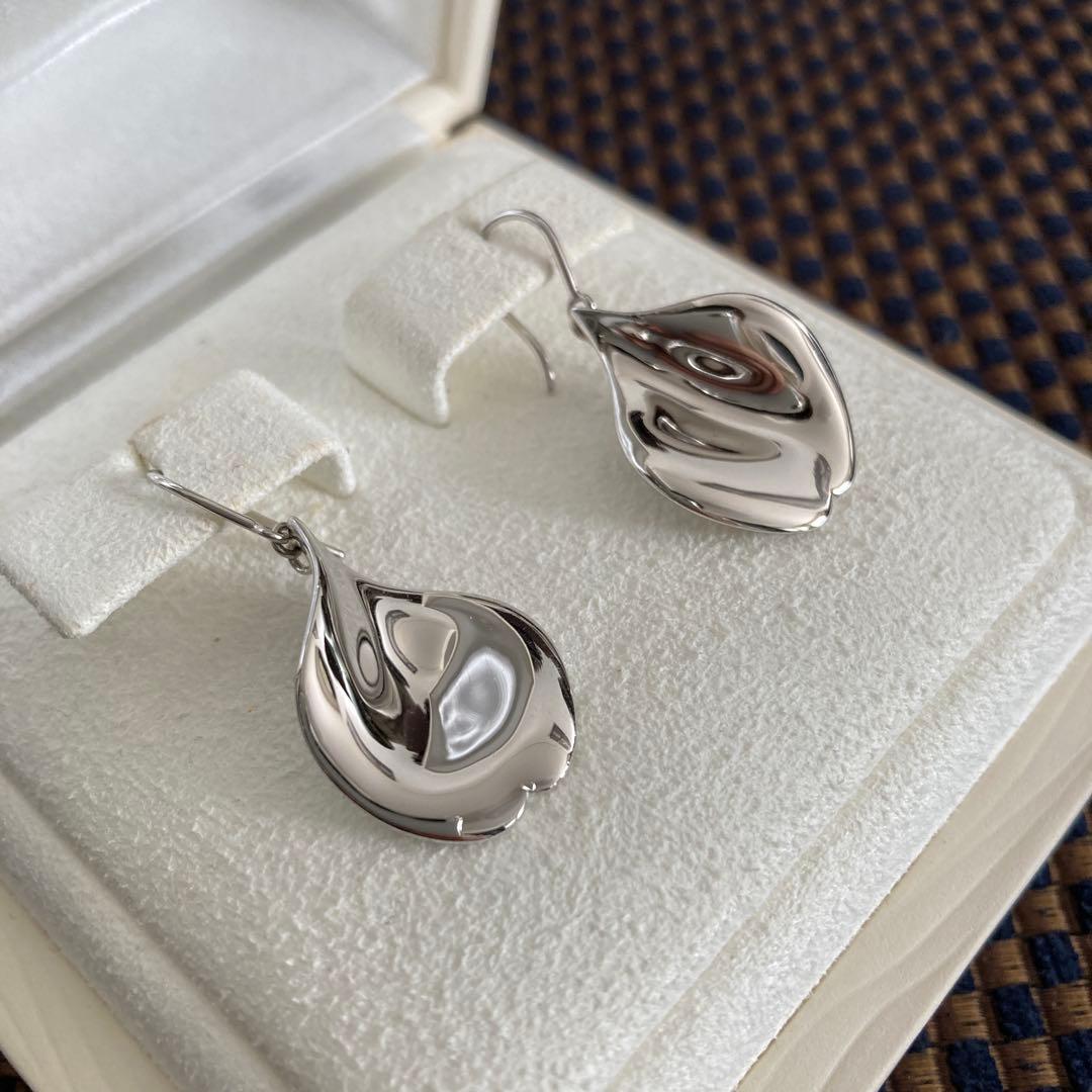 ミキモト　レペタルプラスヴァンドーム　シルバーピアス