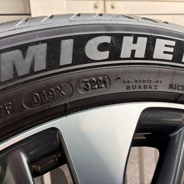 トヨタカローラクロス純正 225/50 R18 ホイールセット／ミシュランタイヤ