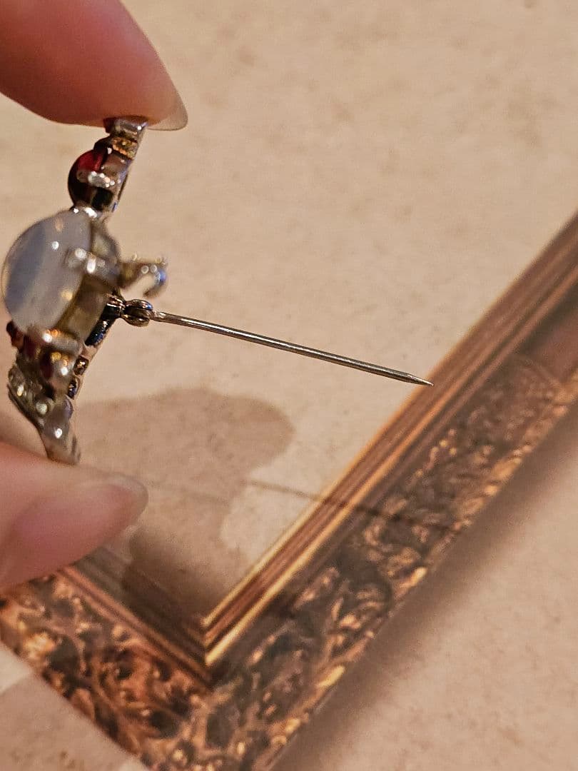 トリファリ TRIFARI クラウン 王冠 ブローチ