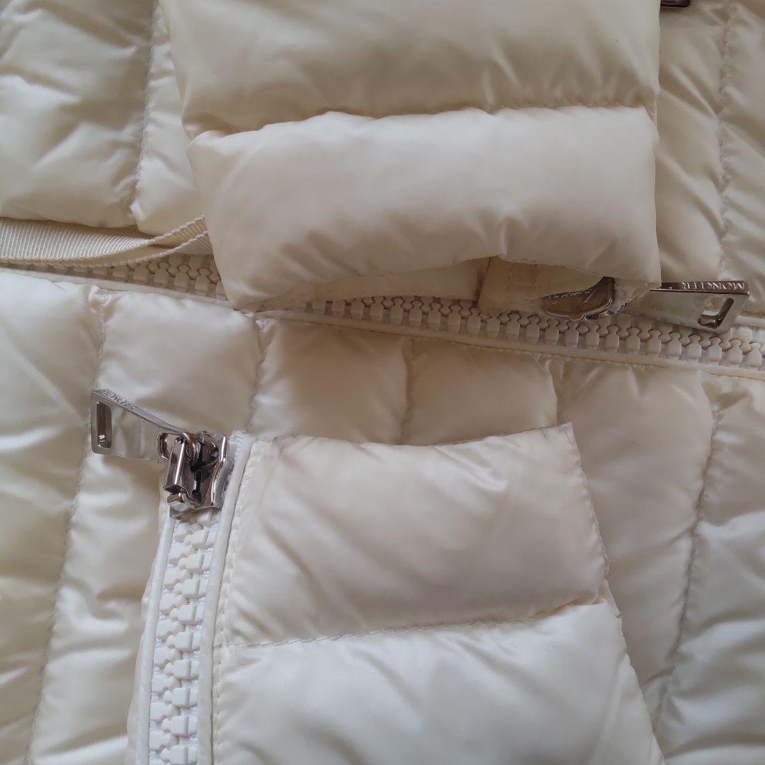 Moncler アイボリー ダウンジャケット