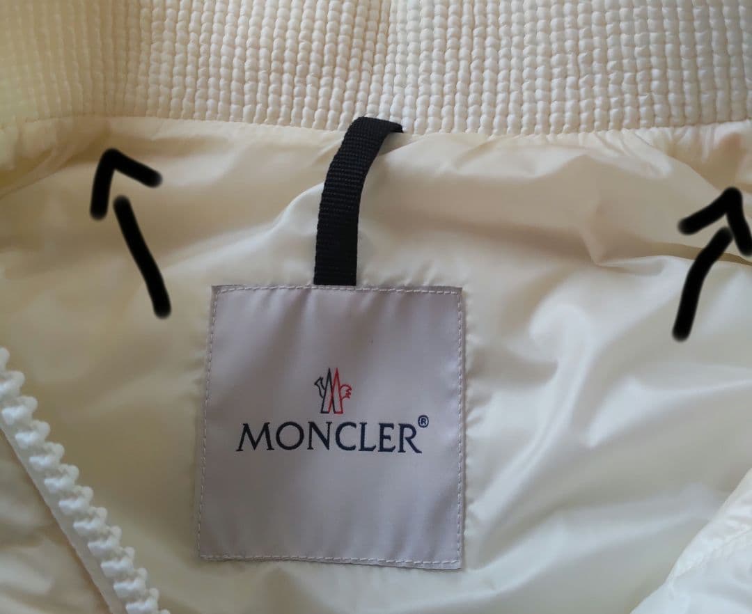 Moncler アイボリー ダウンジャケット