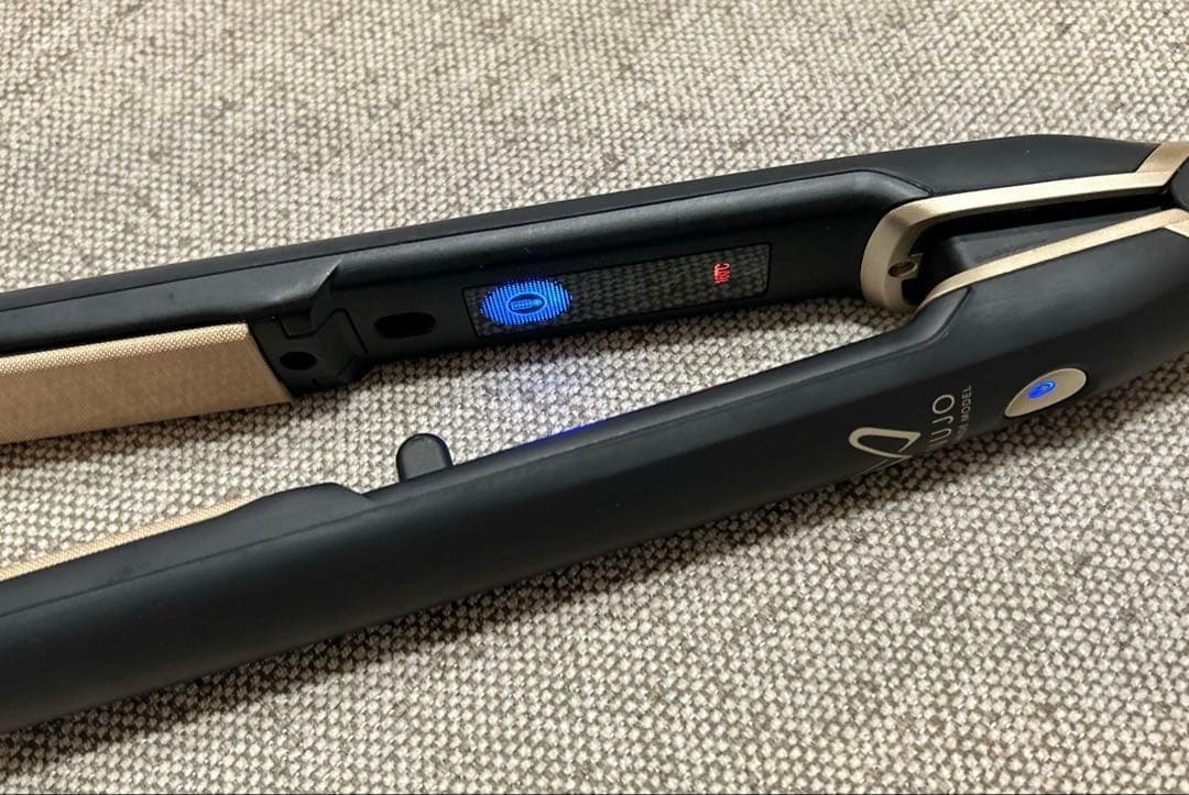 【美品】 KINUJO ストレートヘアアイロン ⭐︎SALE 12/16まで