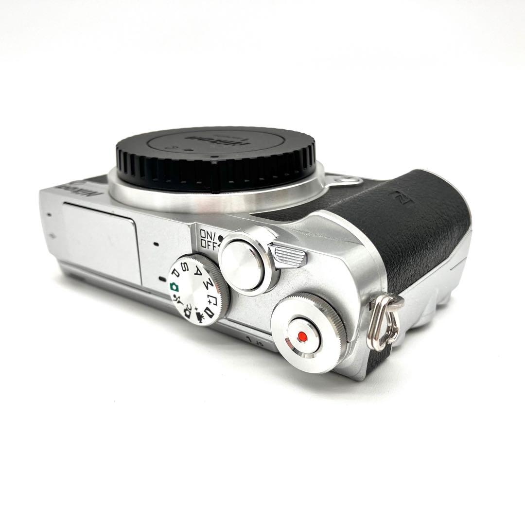 Nikon 1 J5 ダブルレンズキット　シルバー