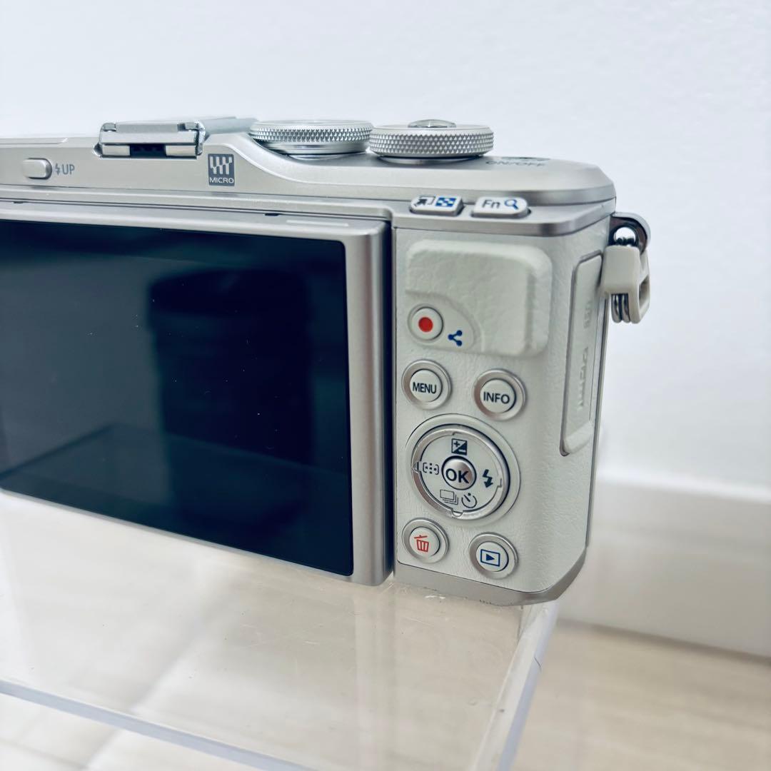 OLYMPUS PEN E-PL10 ホワイト レンズセット