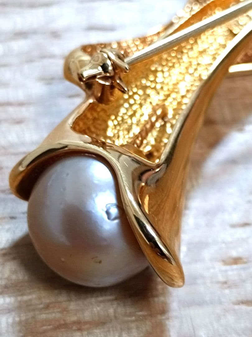 ★ままんれーぬ★　ゴールデンパール　ブローチ　重量12.61g