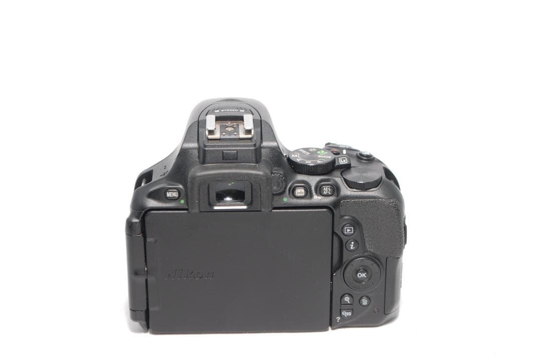 ✨Nikon D5600✨美品✨ショット数2,904✨初心者向け✨一眼レフ✨