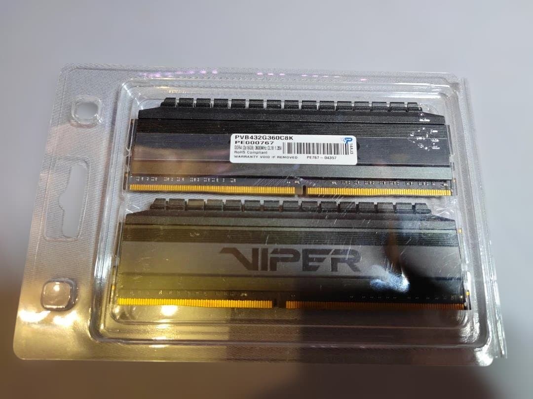 Viper 32GB DDR4 3600MHz メモリー