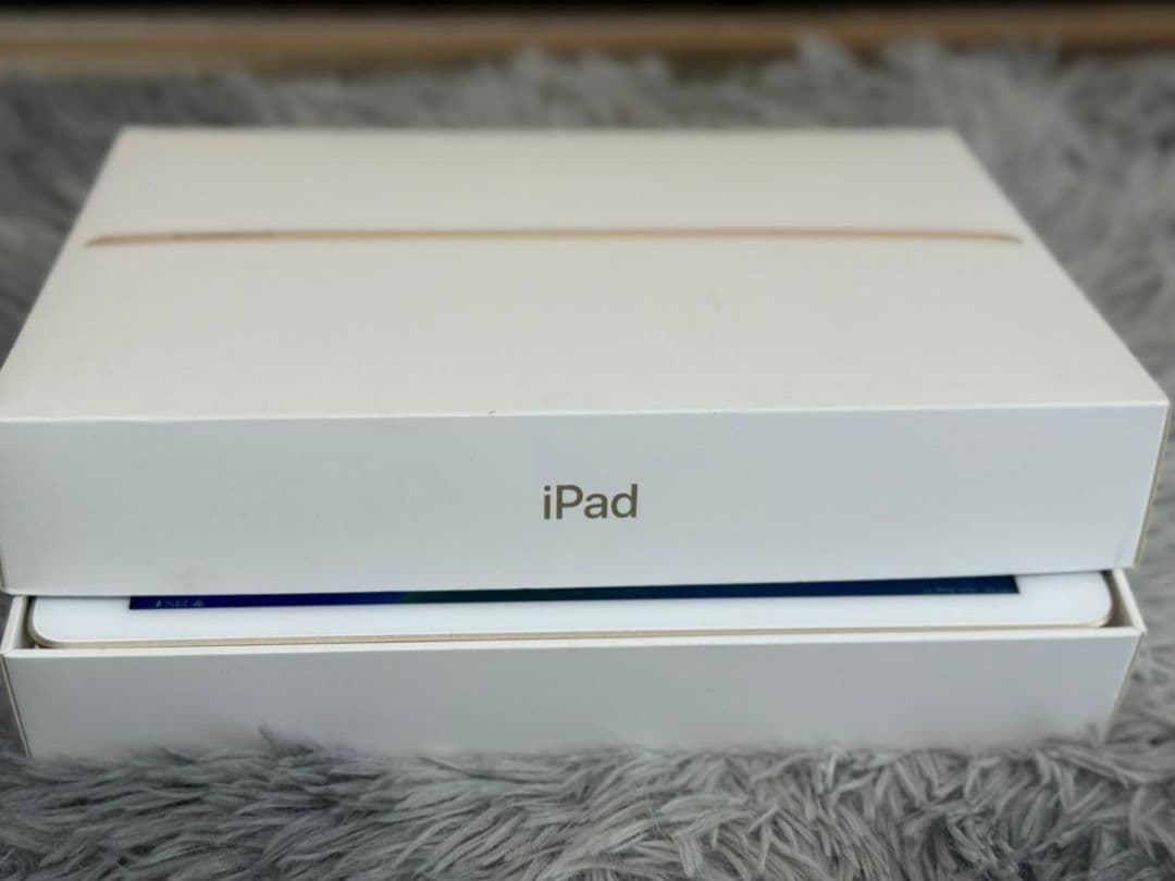 ハ*ィ様 Apple iPad 第5世代 32GB Wi-Fi + Cellul