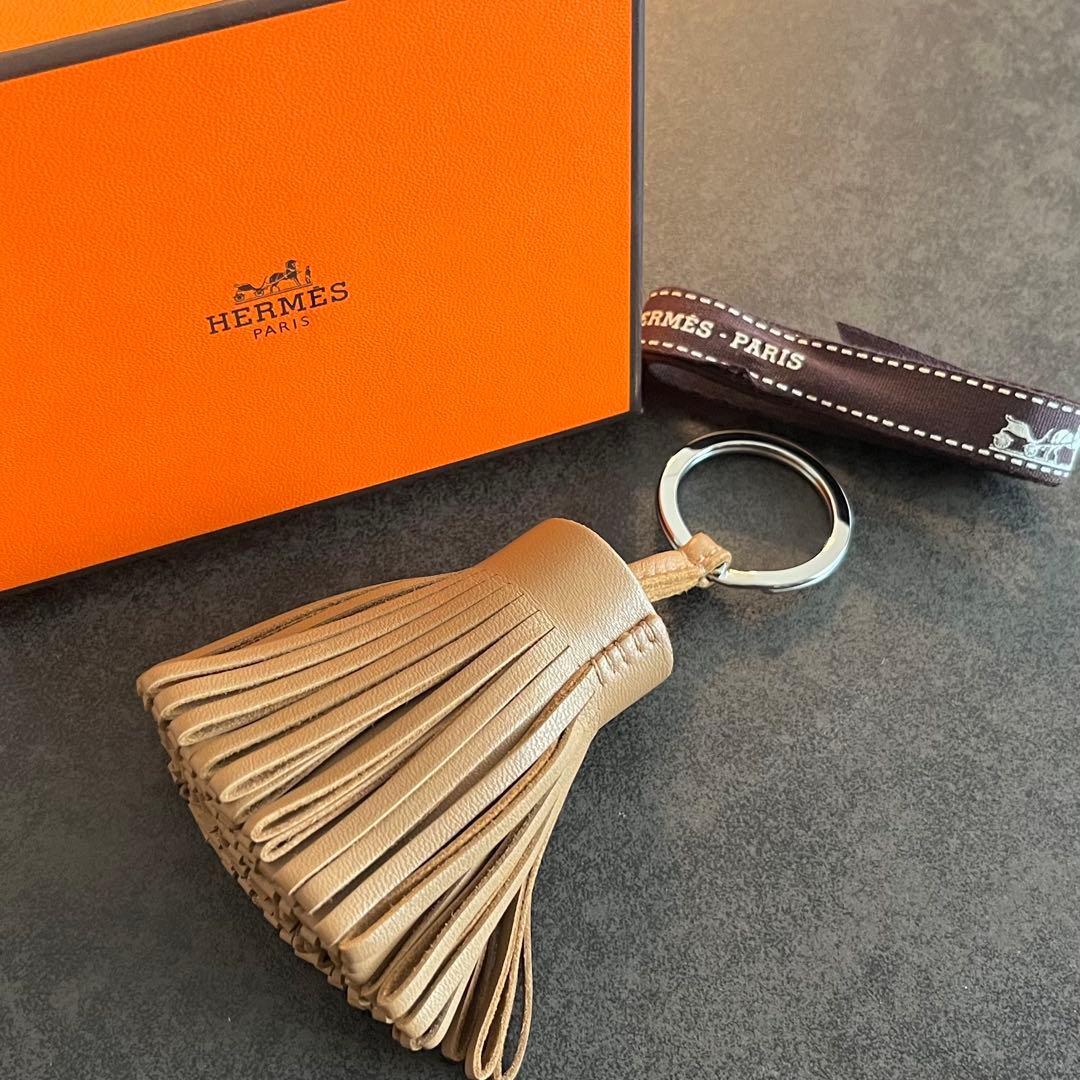 最終値下げ【美品】HERMES エルメスカルメンレザー　タッセル キーリング