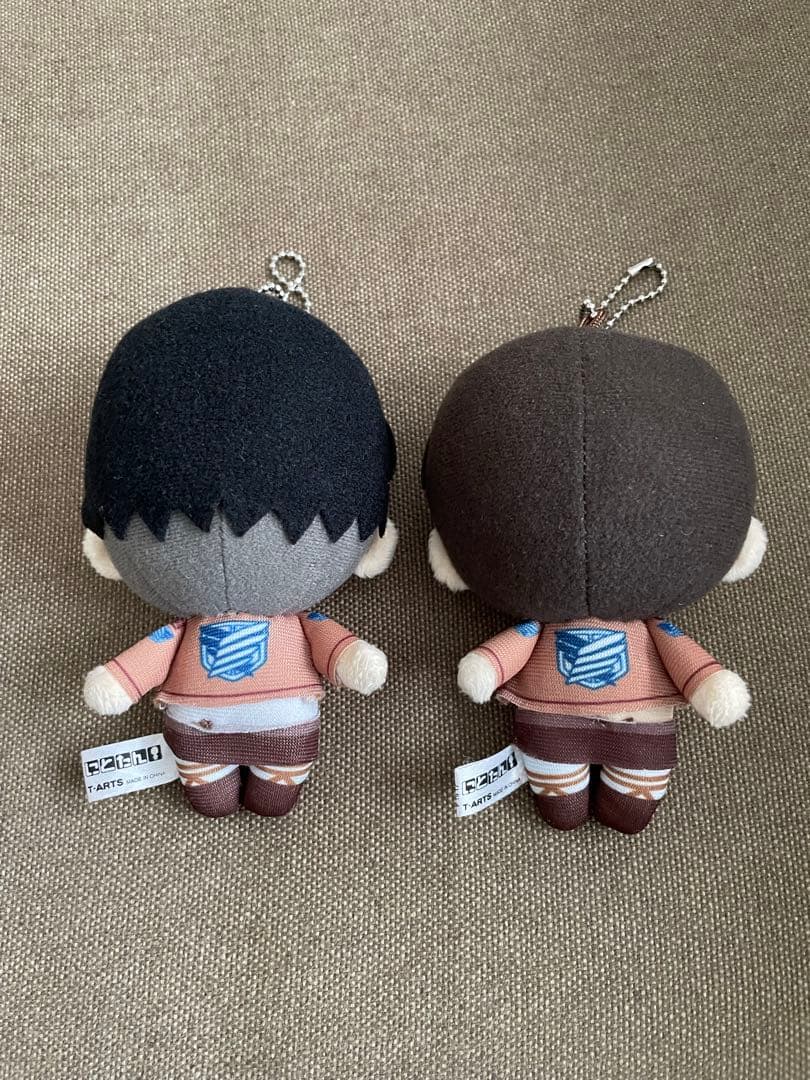 にとたん　進撃の巨人　マスコットキーホルダー　リヴァイ エレン　2個セット