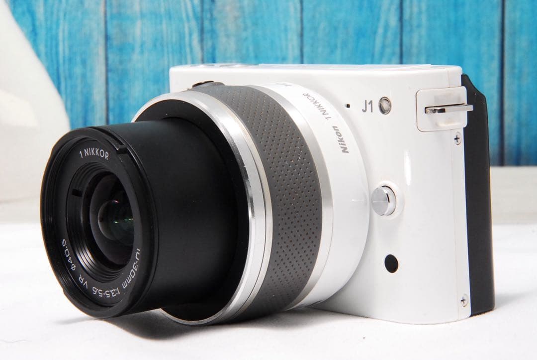 ミラーレス ニコン1 J1 ホワイト 10-30mmレンズ付き Nikon