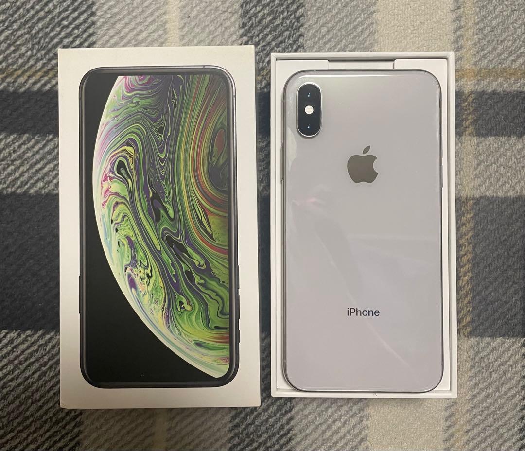 Apple:iPhone Xs 256GB シルバ- SIMフリ- 73%