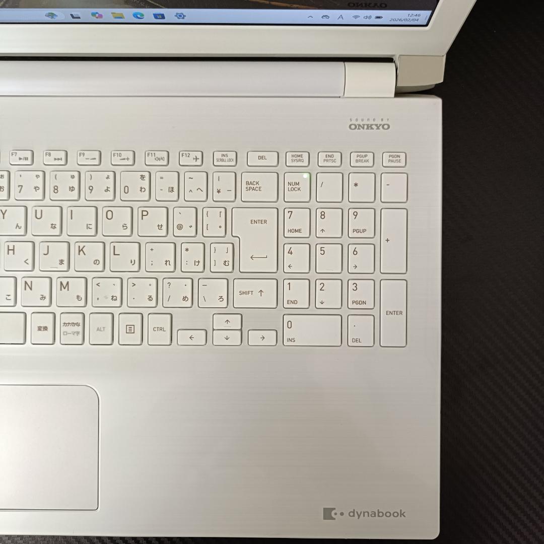 ノートPC Windows11 Core i7 SSD メモリ16GB 東芝 白