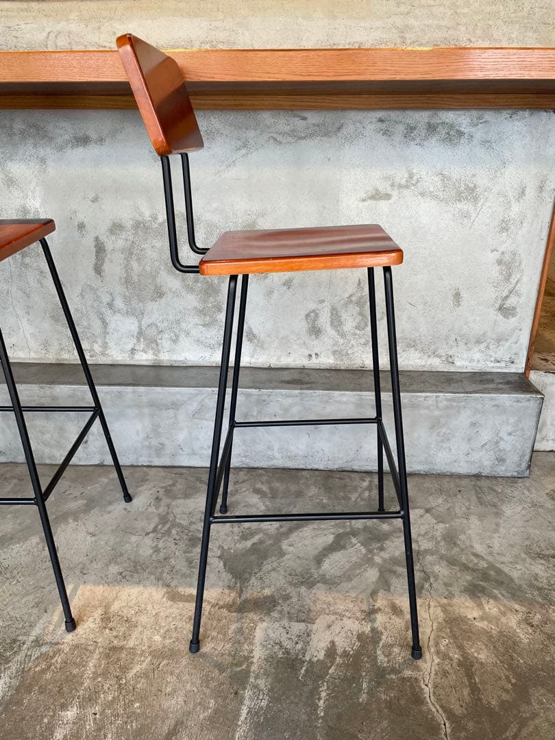 シンプル&モダン　アイアンフレームバーチェア1脚