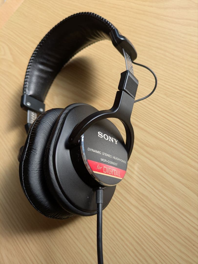 SONY ソニー 密閉型スタジオモニターヘッドホン MDR-CD900ST