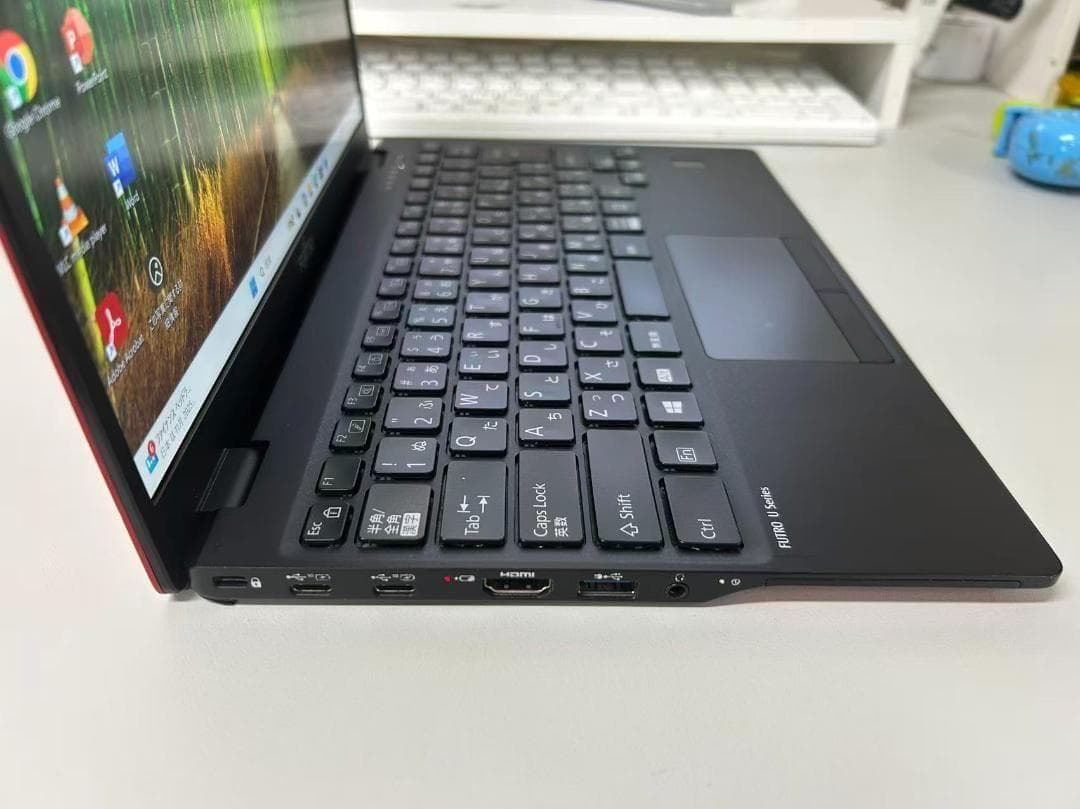 超軽量840g 富士通 LIFEBOOK U9311/M 美品 オフィスあり②