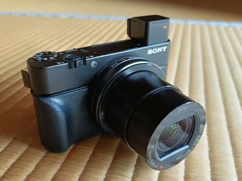 【中古】SONY rx100 m3　動作品　純正グリップ装着　作例あり