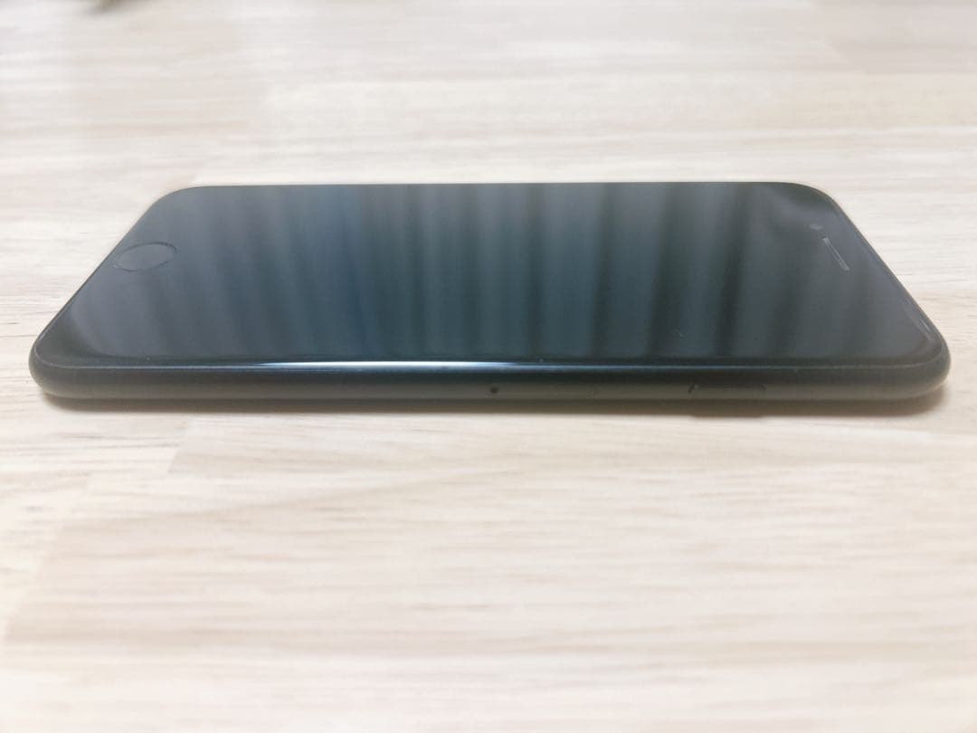 iPhoneSE第2世代 ブラック 本体
