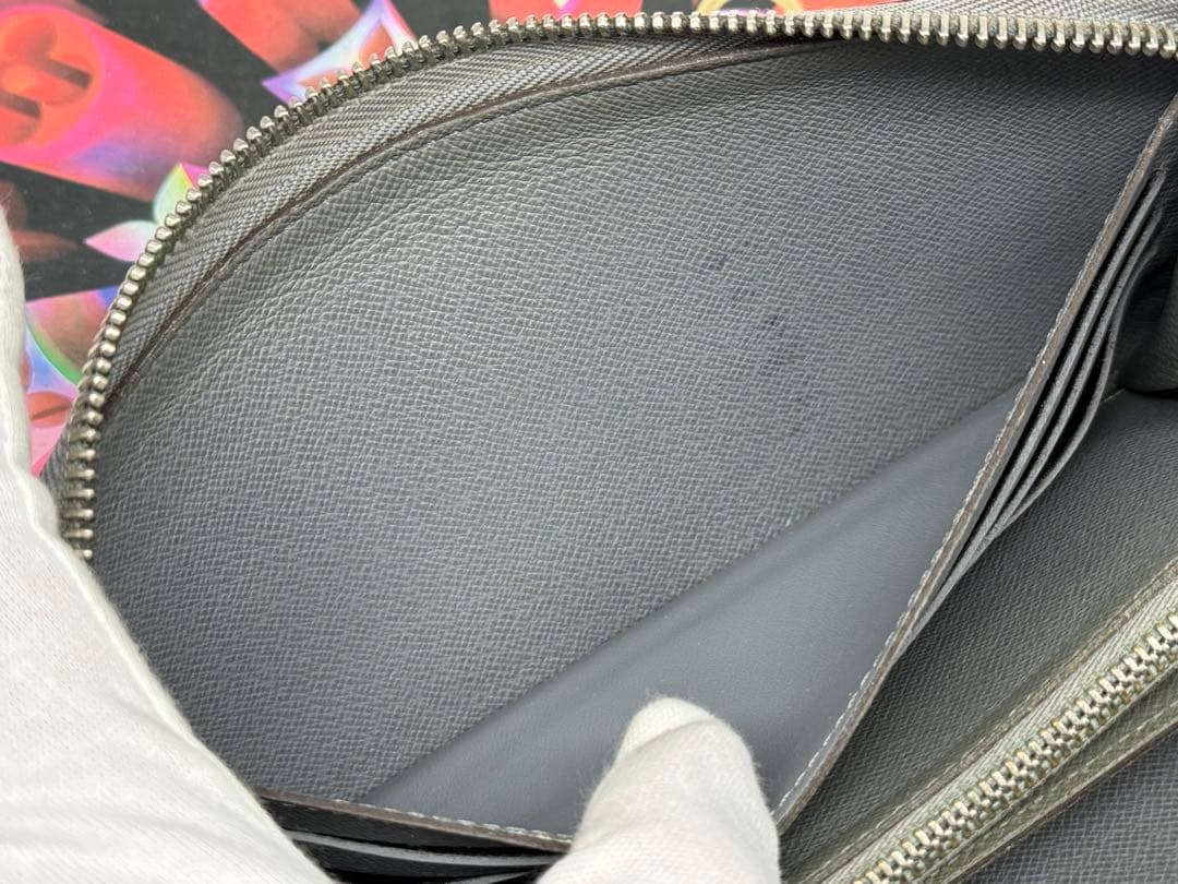 ルイヴィトン　タイガ　ジッピーオーガナイザー長財布　グレー系