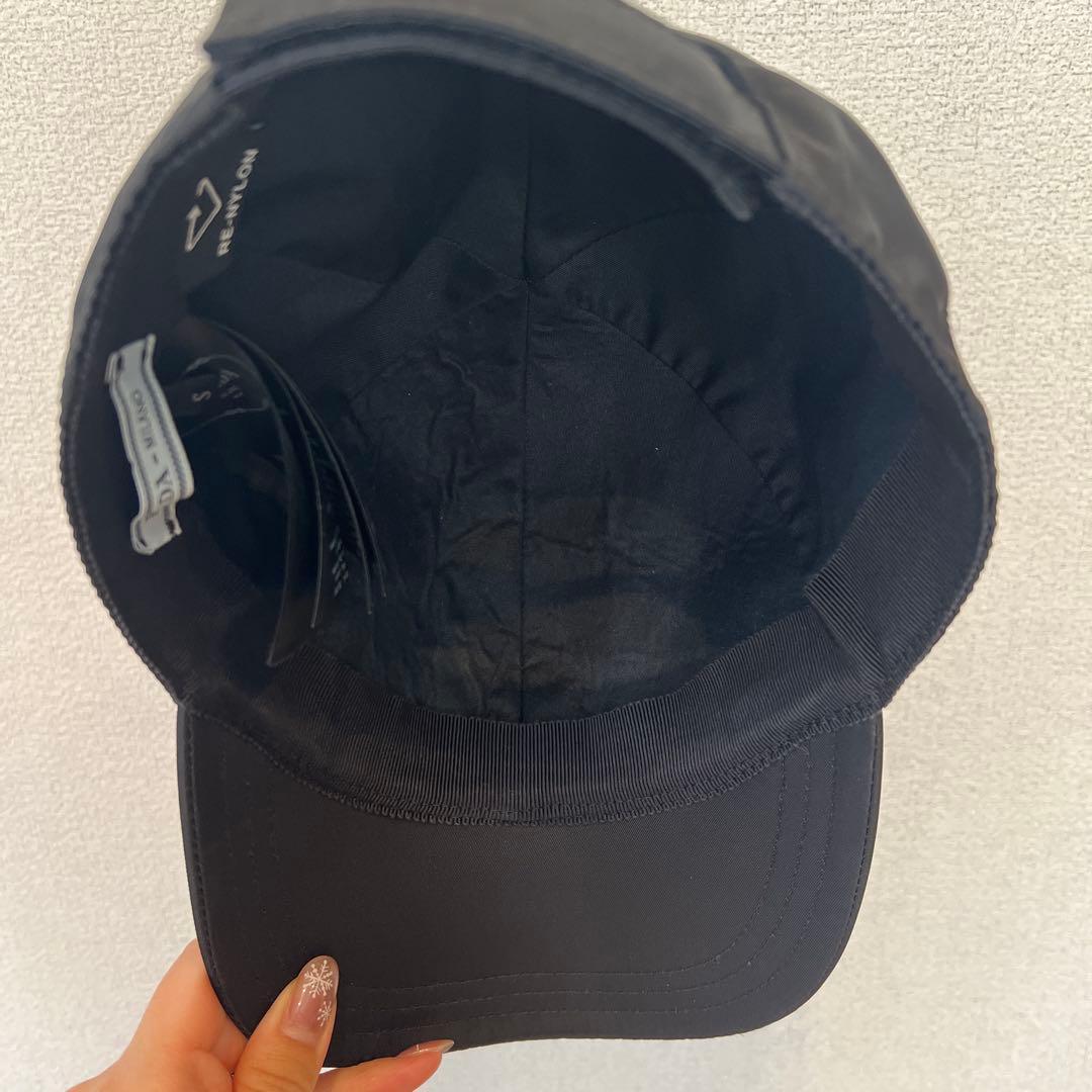 【美品】PRADA Re-Nylon ロゴキャップ