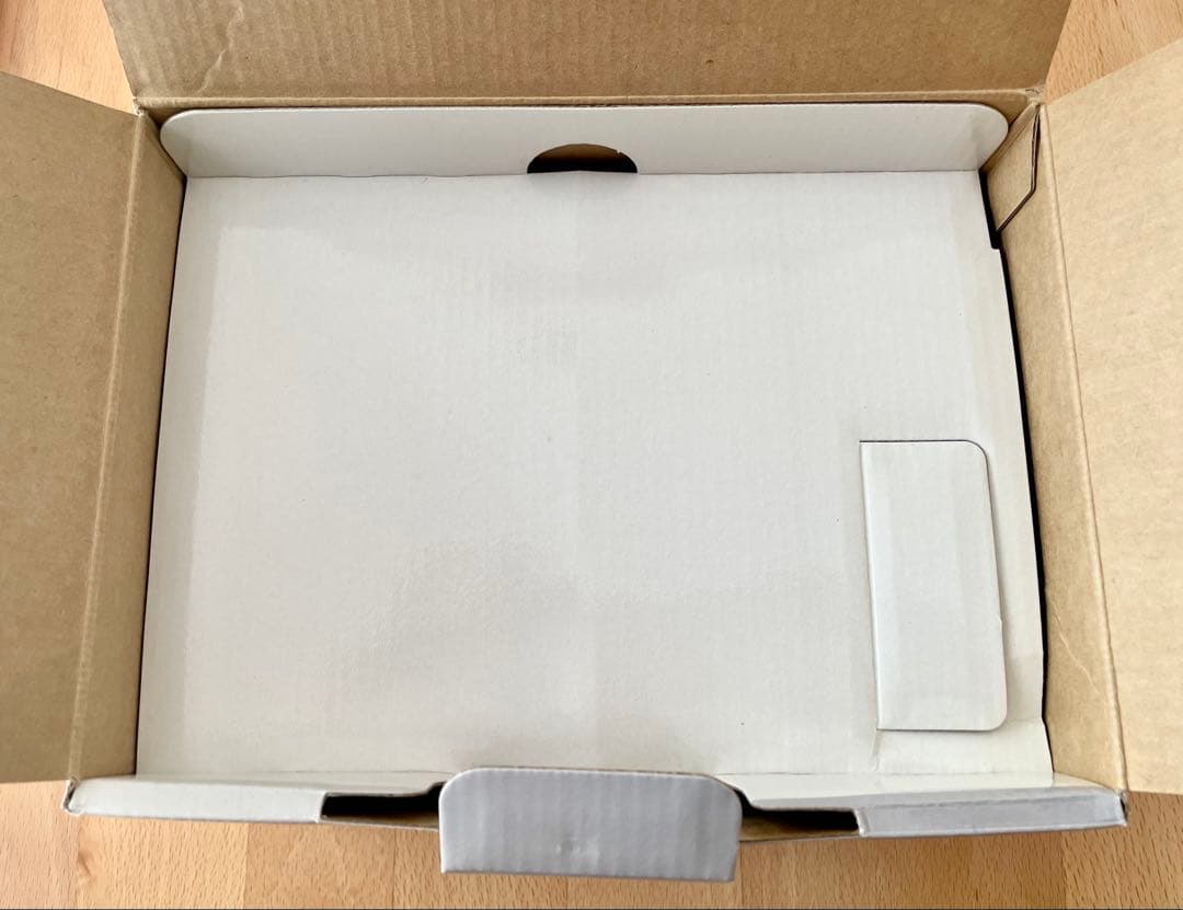 ほぼ未使用CanonキヤノンEOS Kiss X7元箱、取説付