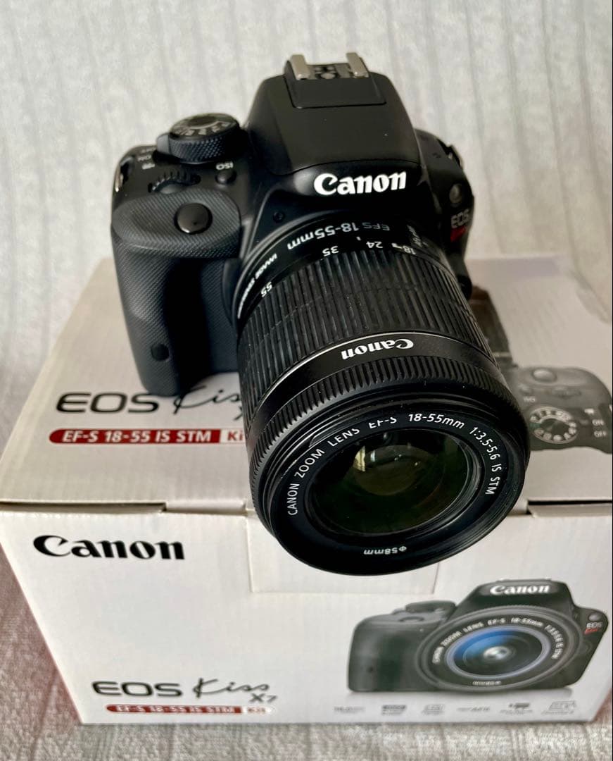 ほぼ未使用CanonキヤノンEOS Kiss X7元箱、取説付