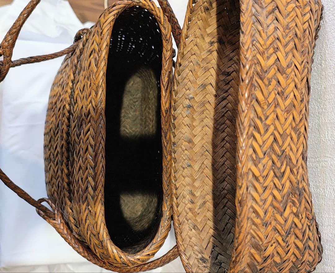 天然素材 竹籠　編み込みリュック型　背負い　かごバッグ