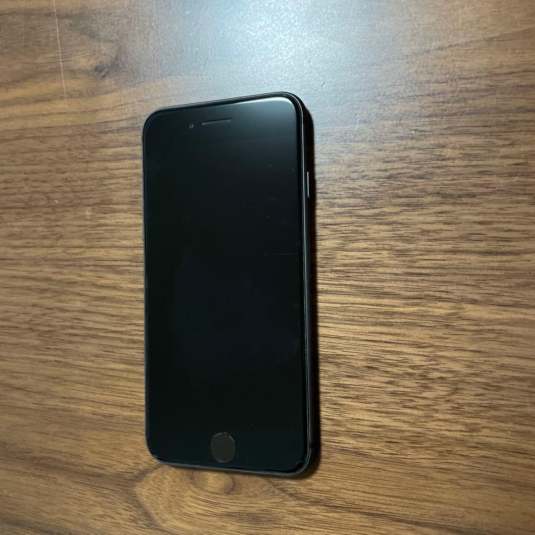 Apple iPhone 8 黒色 本体