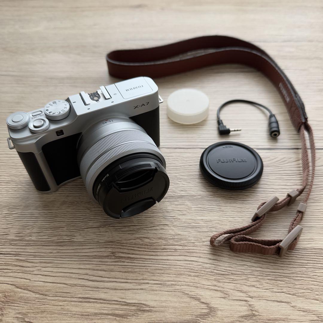 FUJIFILM ミラーレス一眼カメラ X-A7 レンズキット シルバー