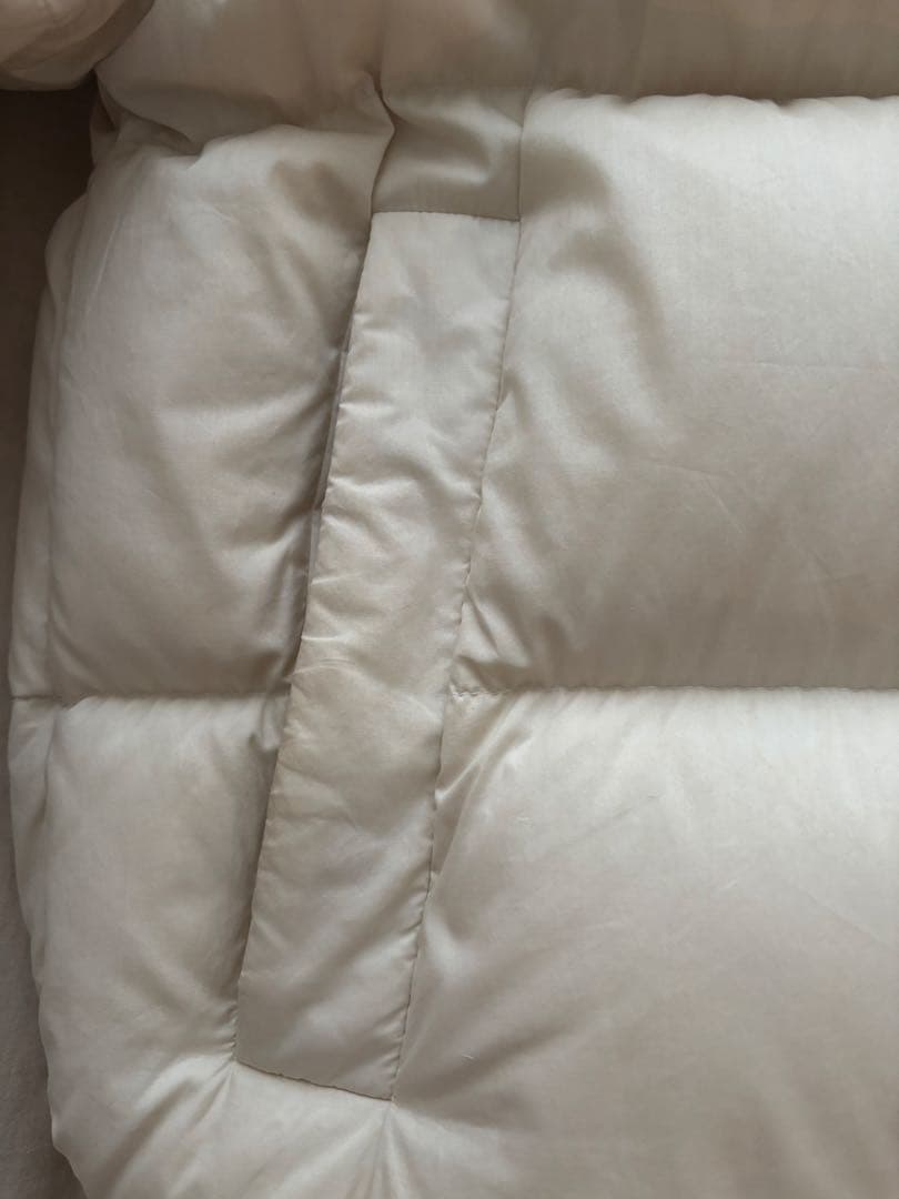 MONCLER フード付きダウンジャケット　袖ファー　オフホワイト　サイズ2