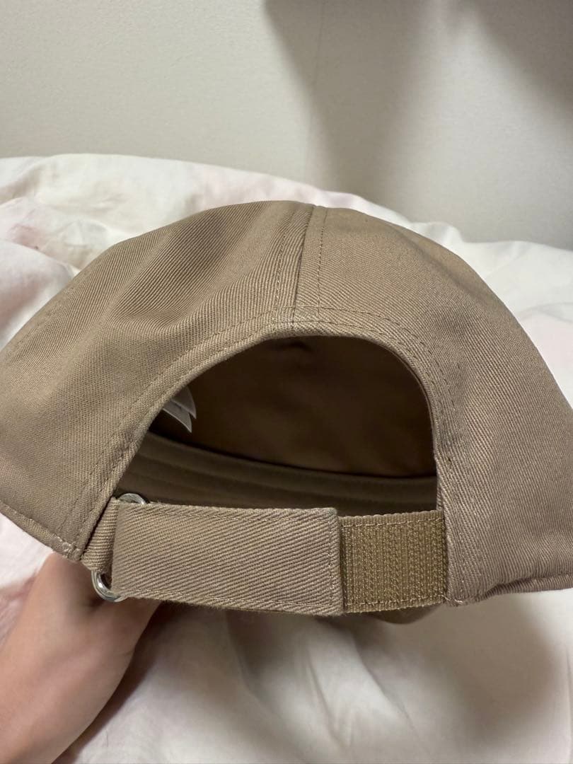 パ*ー様 MONCLER ベースボールキャップ ベージュ