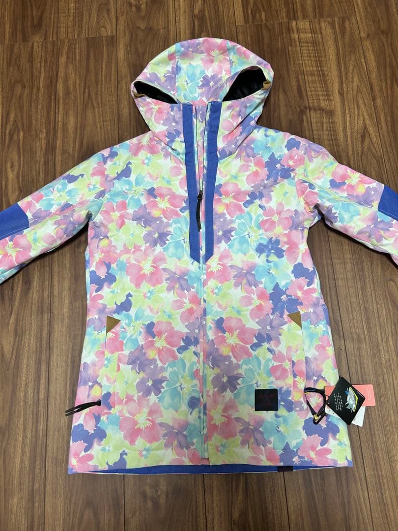 新品　PHENIX フェニックス　レディース スキーウェア２点セット　M