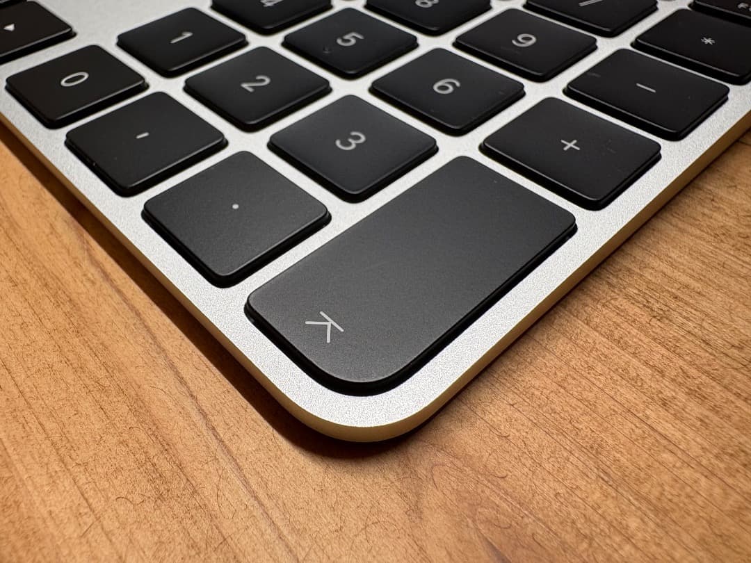 MagicKeyboard テンキ USB–C JIS ブラック TouchID